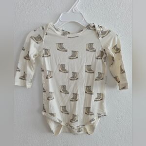 Kate Quinn Bamboo Cream Long Sleeve Bodysuit With Skates Size 3-6M